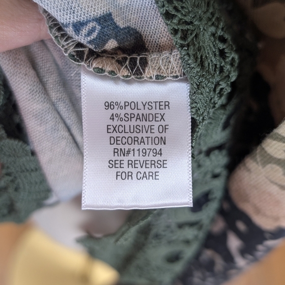 ONE WORLD Women's Size Medium Multicolor Patterned Tunic with Green Lace Hem - Picture 10 of 12